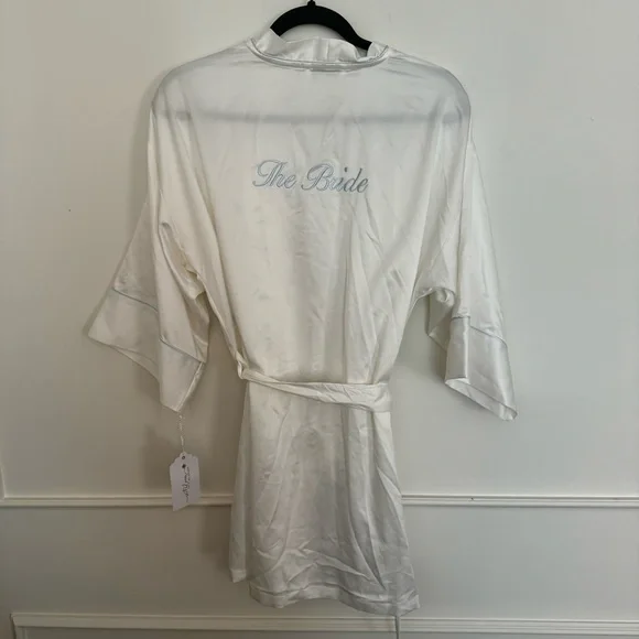 Bride Robe - Picture 1 of 5